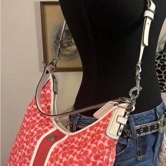 Coach Coral Signature Canvas Shoulder Bag with Cream Trim - Picture 7 of 7